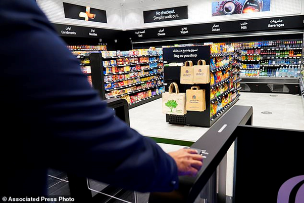 Mal di Dubai ini Membuka Supermarket Otomatis Tanpa Kasir