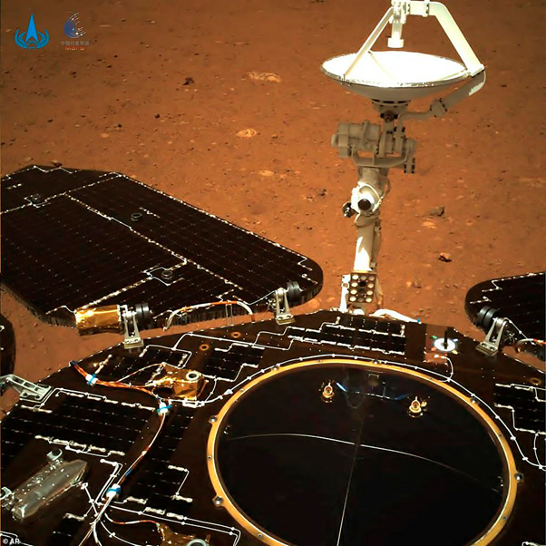 Robot Penjelajah dari China ini Berhasil Mengambil Gambar Lanskap di Mars