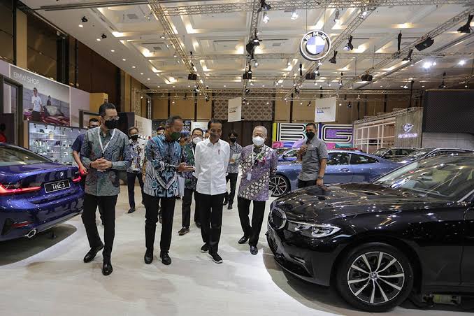BMW Bicara Peluang Rakit Mobil Listrik di Indonesia