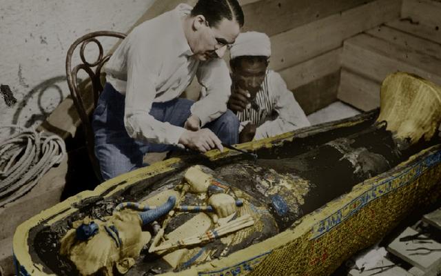 Sejarah 16 Februari : Arkeolog Membongkar Peti Mati Firaun Raja Tut yang Terbuat dari Emas