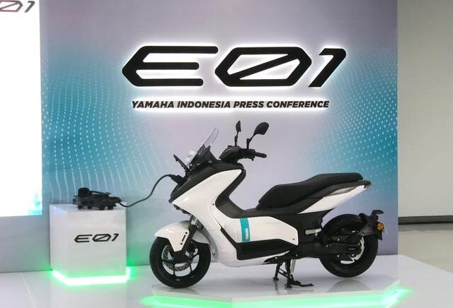 Yamaha E01