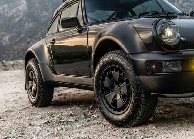 Porsche 911 Klasik Tampil Gagah, Pilih Gaya Off-road