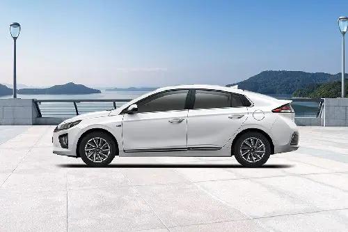 Harga Bekas Mobil Listrik Hyundai Ioniq Signature Keluaran 2021