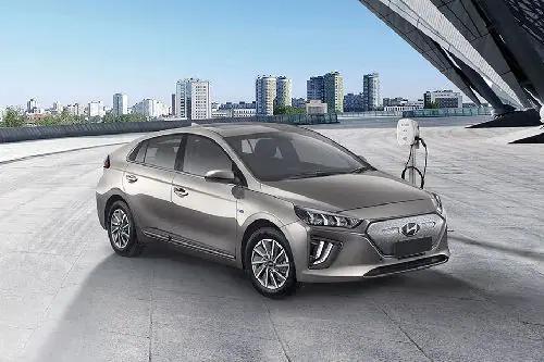 Harga Bekas Mobil Listrik Hyundai Ioniq Signature Keluaran 2021