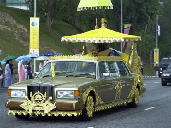 Mobil Berlapis Emas Ini Jadi Termahal di Dunia