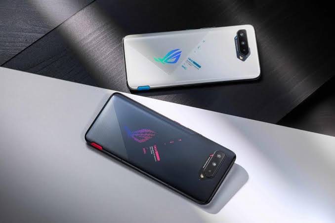 Asus ROG Phone 6 dan 6 Pro Bawa Spesifikasi Smartphone Gaming Sultan