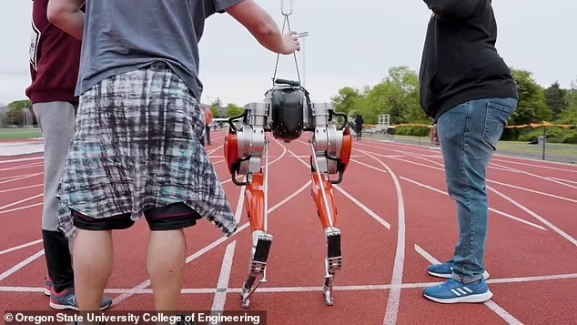 Robot Berkaki Dua ini Mendapat Rekor Dunia untuk Robot Sprint Bipedal Tercepat