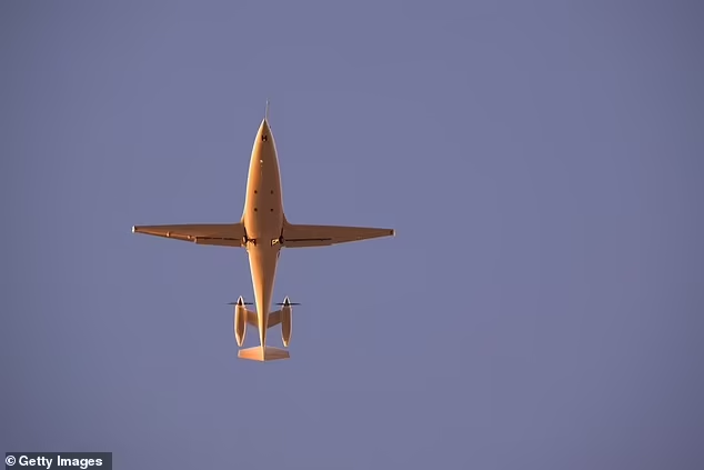 Pesawat Penumpang dan Kargo Listrik Pertama di Dunia