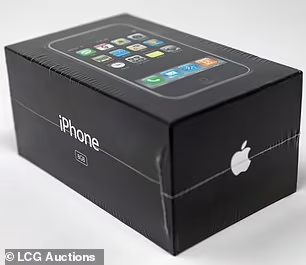 iPhone Generasi Pertama yang Masih Tersegel Terjual di Lelang Rp. 600 Juta