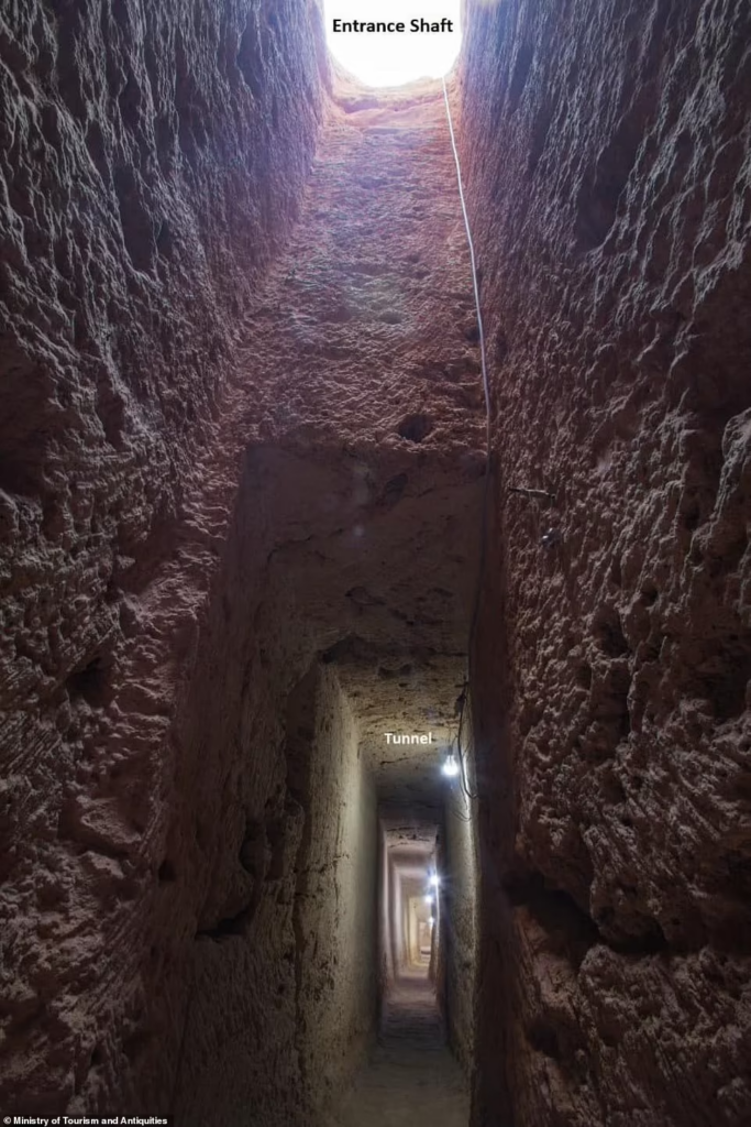 Penemuan Terowongan Ukiran Batu yang Dianggap Peneliti Menuju Makam Cleopatra