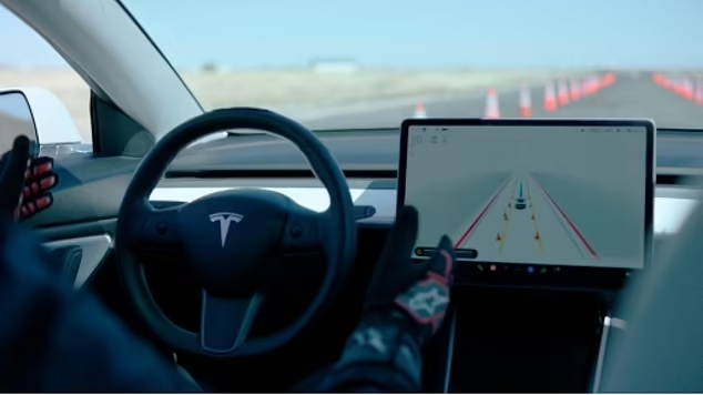 Elon Musk : Tesla Tidak Akan Diizinkan Menjadi Kendaraan Otonom Sepenuhnya