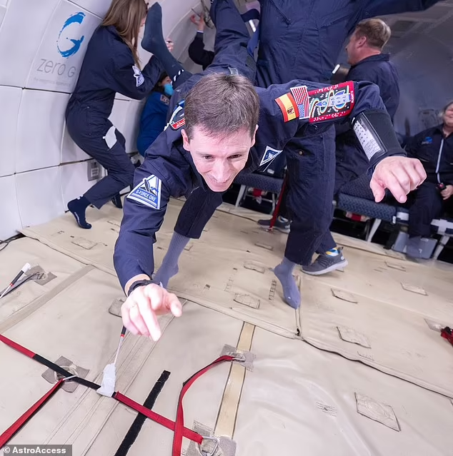 Astronot Penyandang Disabilitas ini Berlatih Nol Gravitasi 25.000 Kaki di Atas Bumi