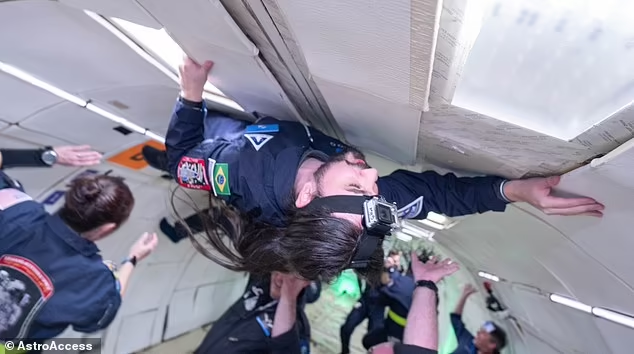 Astronot Penyandang Disabilitas ini Berlatih Nol Gravitasi 25.000 Kaki di Atas Bumi