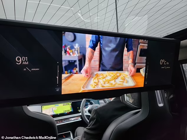 BMW i7 Terbaru, dengan Layar Teater 32 Inci