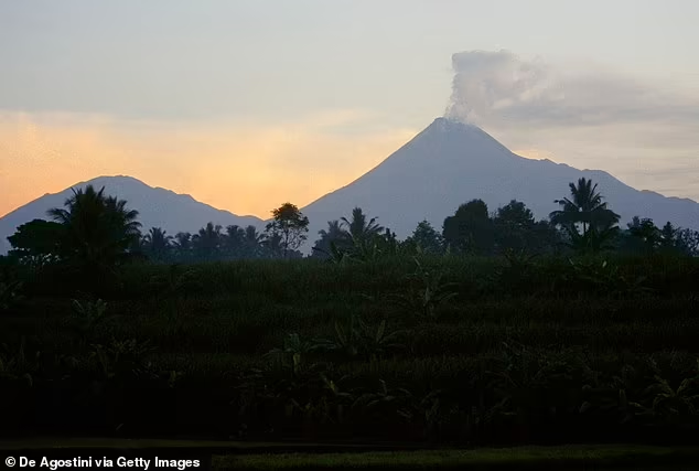 Gunung di Indonesia ini Bila Meletus akan Meruntuhkan Ekonomi Global Bertahun Tahun