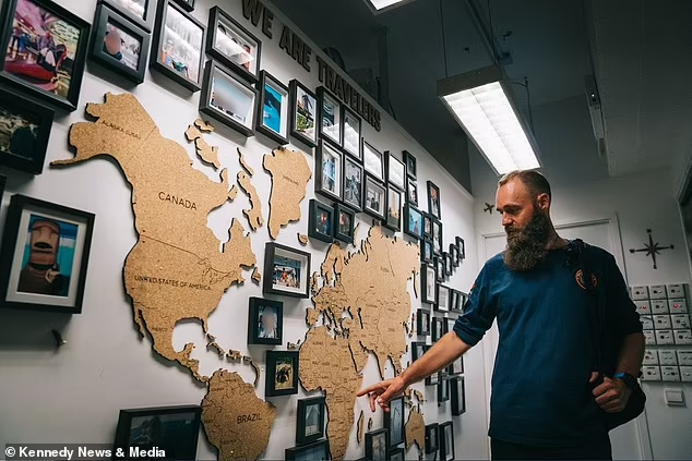Pria Ini Pensiun Dini dan Berhasil Berkeliling Dunia Tanpa Menaiki Satu Pesawat Pun